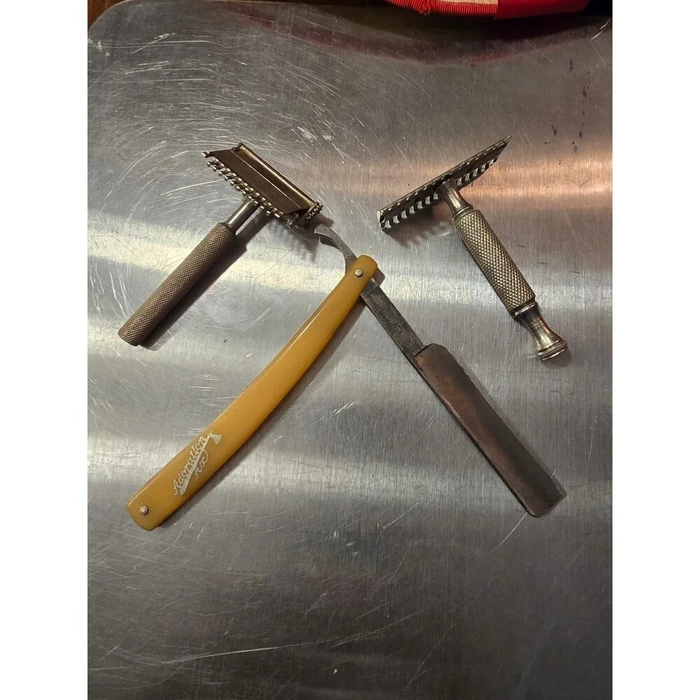 3‎ Antique Razors 2 safety and 1 Straight. The Straight Razor has flaws see pics